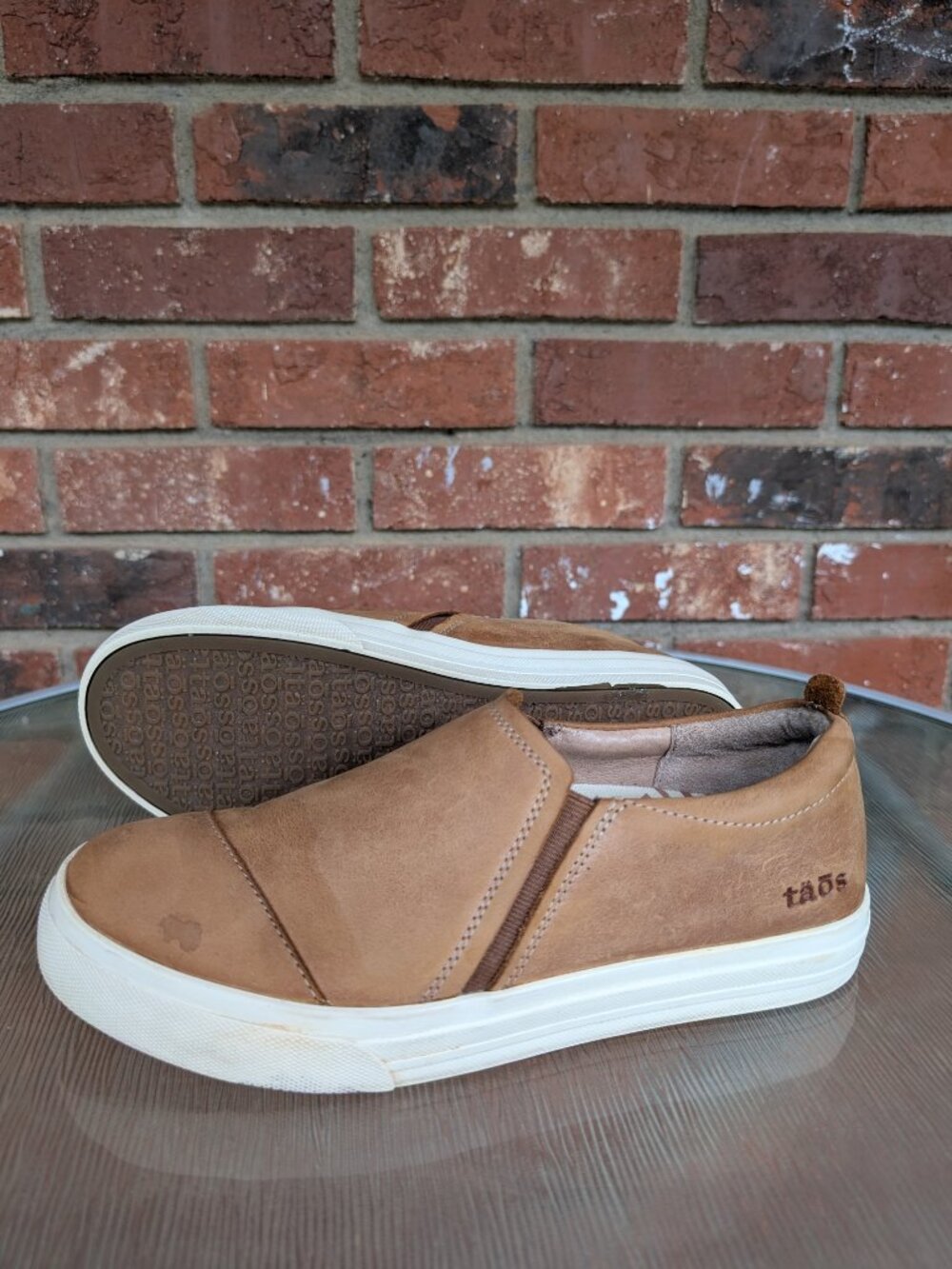 Women's TAOS Twin Gore Lux Slip On Leather Shoes Size 8